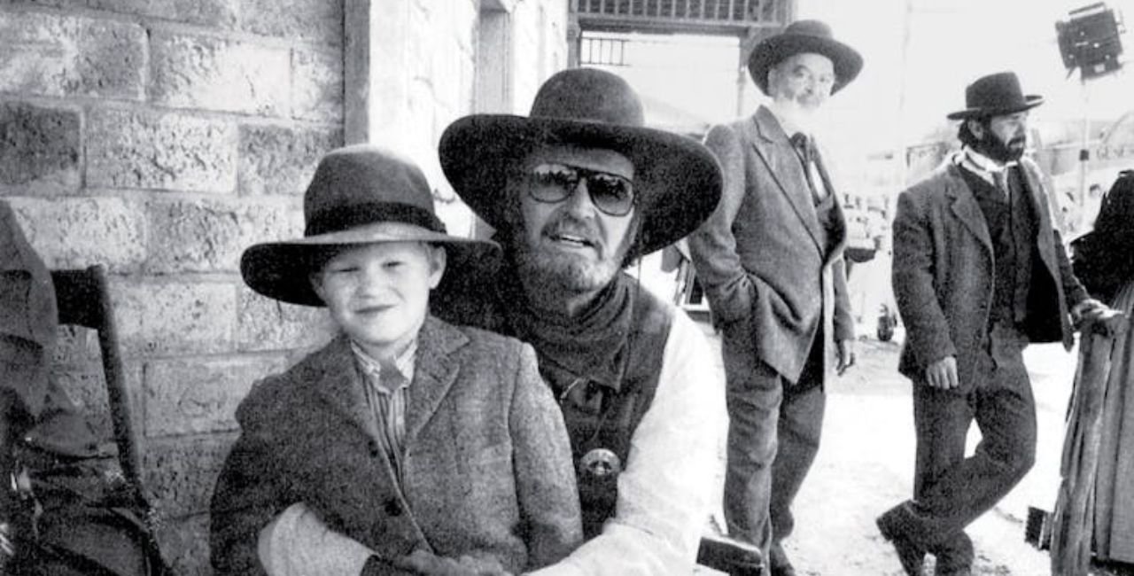 Early Life and Start in Acting