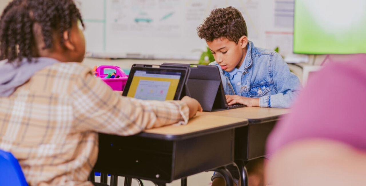 Early Life and First Steps into Technology